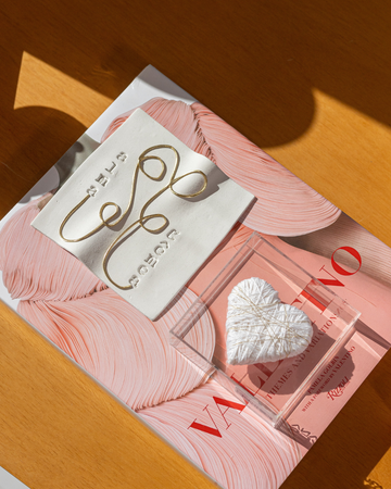 Caixa Acrílico Coração Fios de Cobre Branco -  P